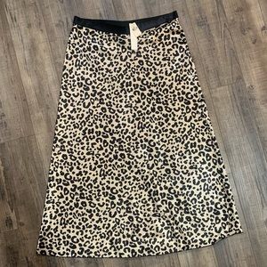 BRAND NEW VS PINK Leopard skirt!